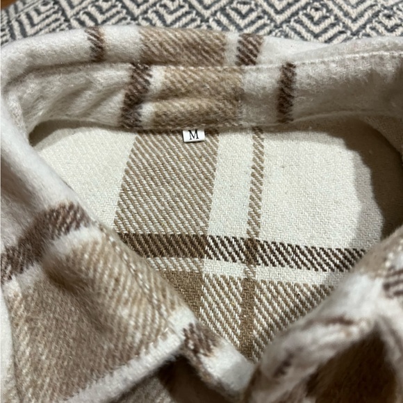 Shacket - Picture 3 of 3